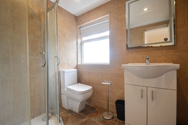 Room 3, 1A, South Road, Egham photo 2