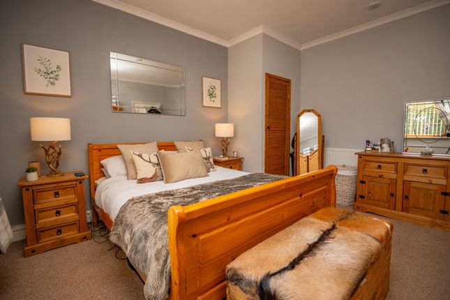 5, Priory Lodge Drive, Milford Haven photo 3