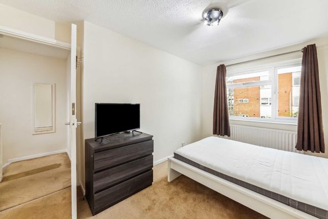 Terraced house to rent in Waverton Road, London