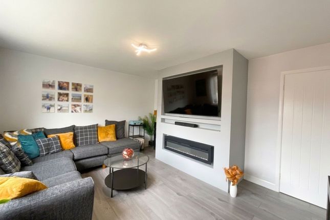 47 Newland Avenue, Stafford photo 3