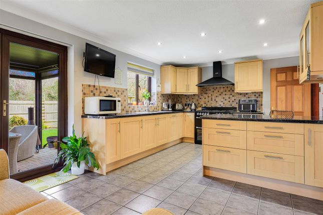 8, Daintrees Road, Cambridge photo 2