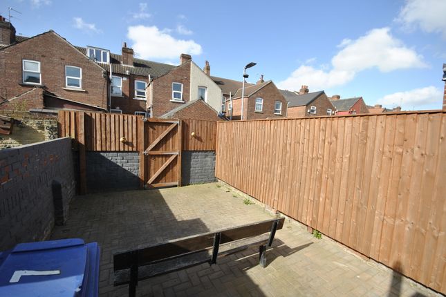 7, Broughton Avenue, Doncaster photo 4
