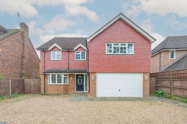 5-bed house on Half A Sixpence, Midway, Walton-On-Thames, £5,500/mo