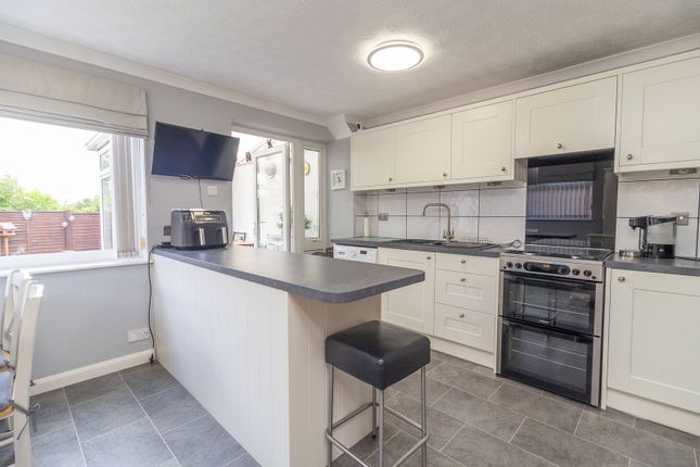 64, Meadow View, Towcester photo 3