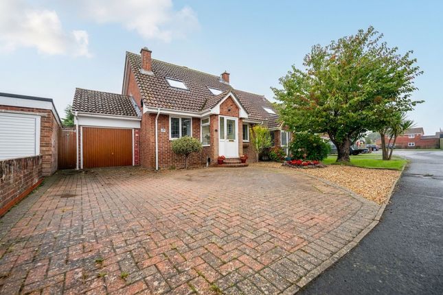 3-bed bungalow on 37 Sandbanks Way, Hailsham, £400,000