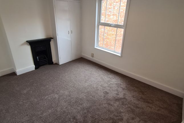 83, Newton Road, RUSHDEN photo 2