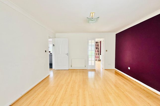 12,  Garson Road, Swindon photo 3