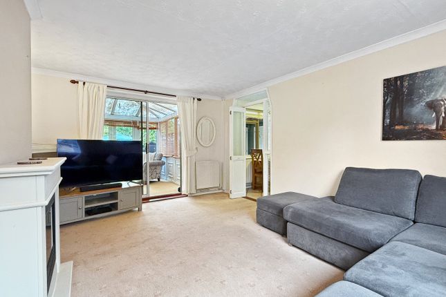 30, Castle Close, Chelmsford photo 4
