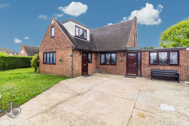 Link-detached house for sale in Scylla Close, Maldon