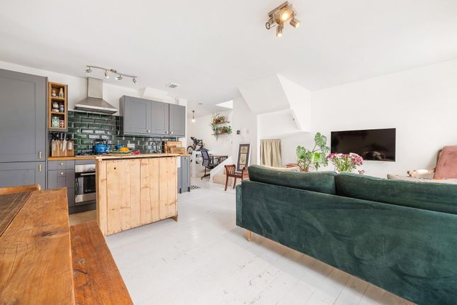 Flat 3, 41, Kellett Road, London photo 4