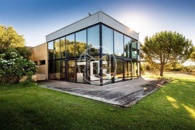 Villa for sale in Carcassonne, 11000, France, Languedoc-Roussillon, Carcassonne, 11000, France