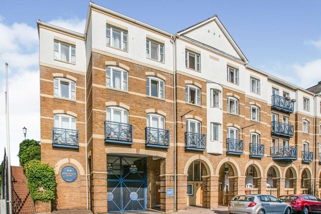 Flat for sale in King &amp; Queen Wharf, London