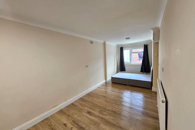 Semi-detached house to rent in Harmondsworth Road, West Drayton, Greater London