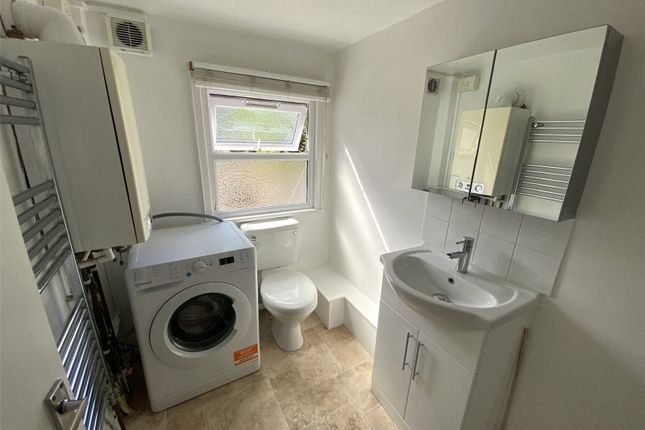 Flat 2, 6, Honley Road, London photo 4