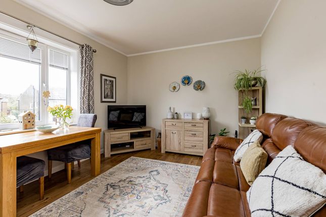 43, Colinton Mains Road, Colinton Mains, Edinburgh photo 2