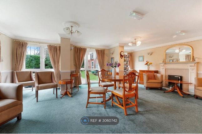 Flat, Calverley Court Kingston Road, Epsom photo 5