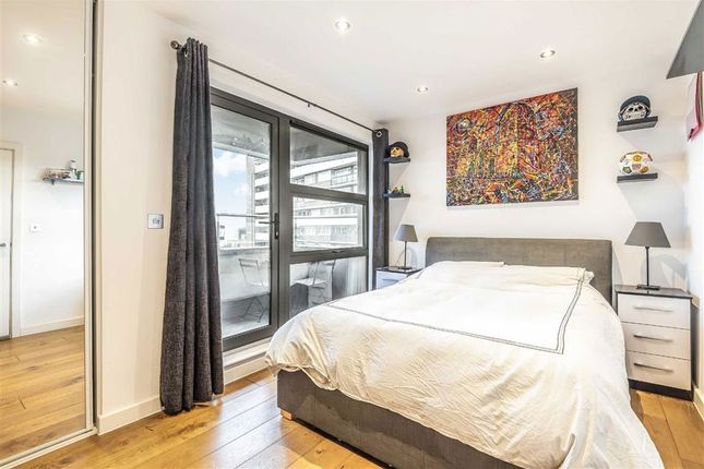 Flat 31, Damien Court, Damien Street, London photo 4