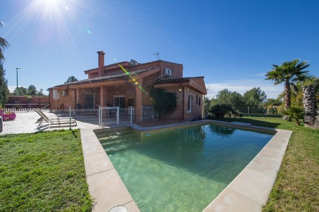 Villa for sale in 46190 Riba-Roja De Túria, Valencia, Spain