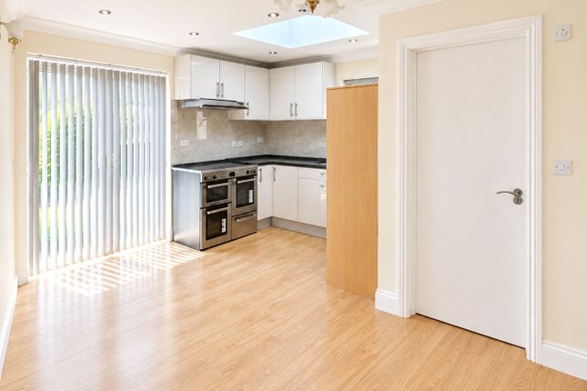 Strafford Road, Greater London photo 2