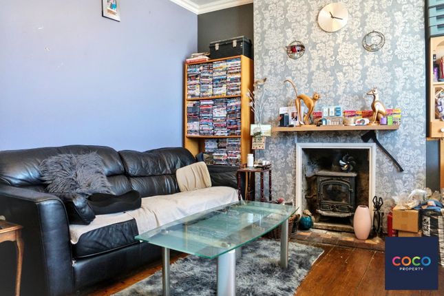 36 Fortuneswell, Portland, Dorset photo 3