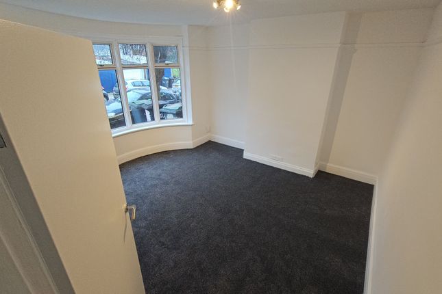 33, Talbot, Luton photo 5