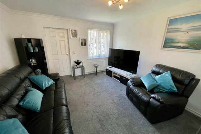 4, Wells Close, Darlington photo 5