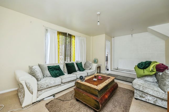 8, Prestwick Close, Nottingham photo 2