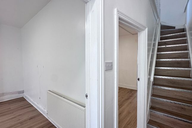 93 Heol Y Gors, Swansea photo 3
