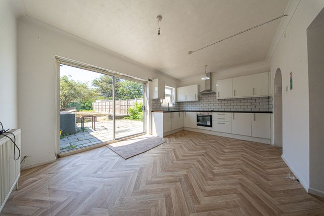 385, Brentwood Road, Romford photo 4