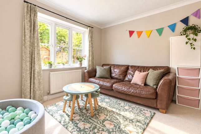3, Barncroft, Farnham photo 3