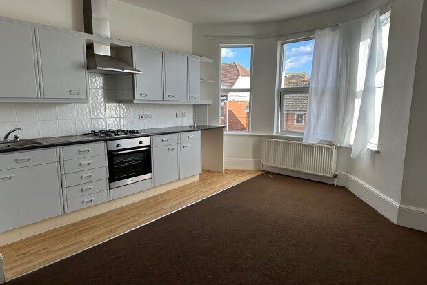 Flat to rent in Coolinge Road, Folkestone