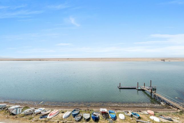 Abbotsbury House, No 1 Chesil Beach, Ferrymans Way, Weymouth photo 2