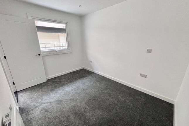 Flat 34, City Point, Prospect Street, Hull photo 3