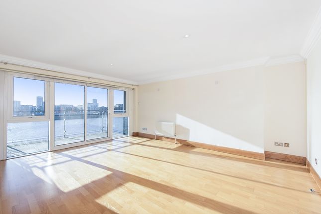 Flat to rent in Capital Wharf, Wapping High Street, London