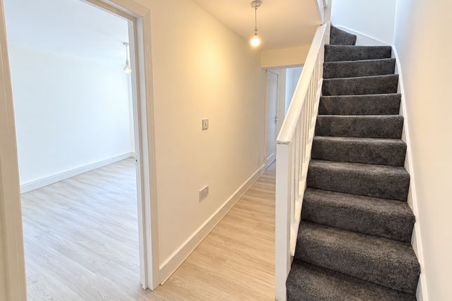 Flat 1 24, Luton Road, Chatham photo 5