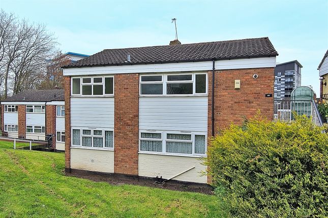 Thumbnail Flat to rent in Wyndmill Crescent, West Bromwich