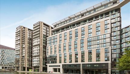 Flat to rent in Merchant Square East, London