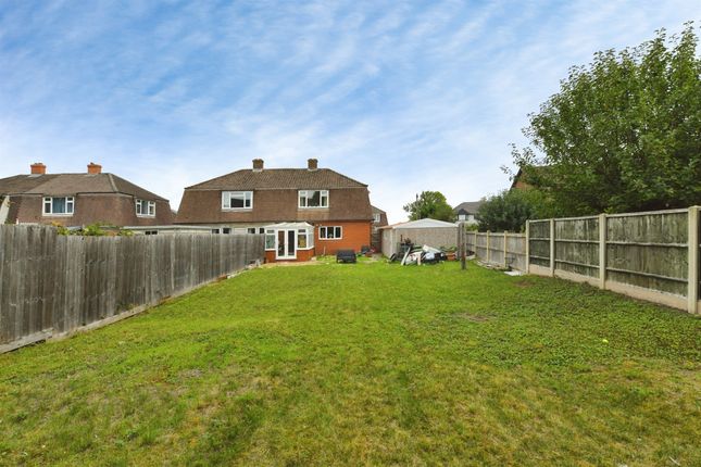 16, Waverley Gardens, Melksham photo 3