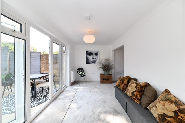 5, West Reach, Stevenage photo 4