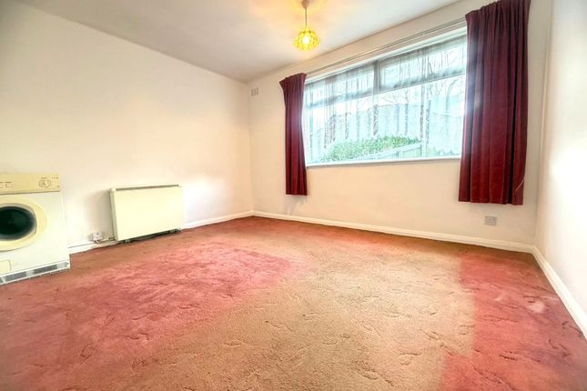 17 Snowdon Avenue, Blackburn photo 4