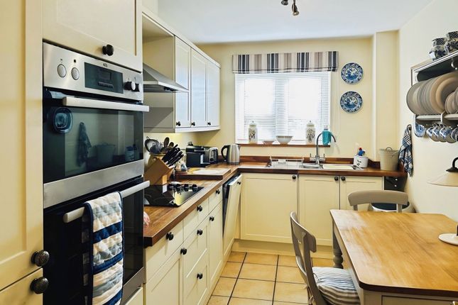 52, Medina View, Isle of Wight photo 3
