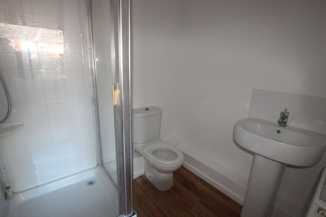 Flat to rent in Lower Hall Street, St Helens