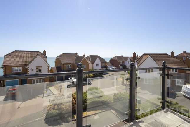Flat 19, Lower Corniche, Hythe photo 4