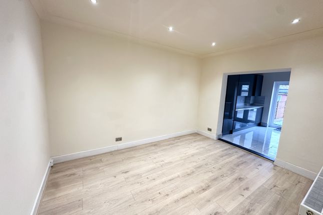 Waverley Avenue, Wembley photo 3