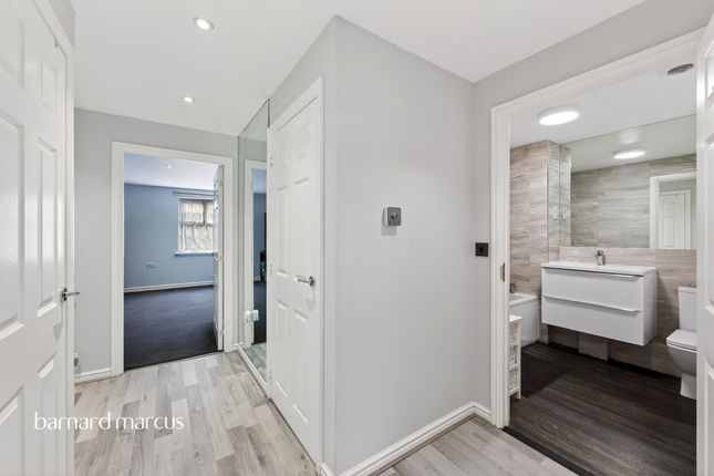 Flat 1, Bishops House, Wesley Place, Epsom photo 4