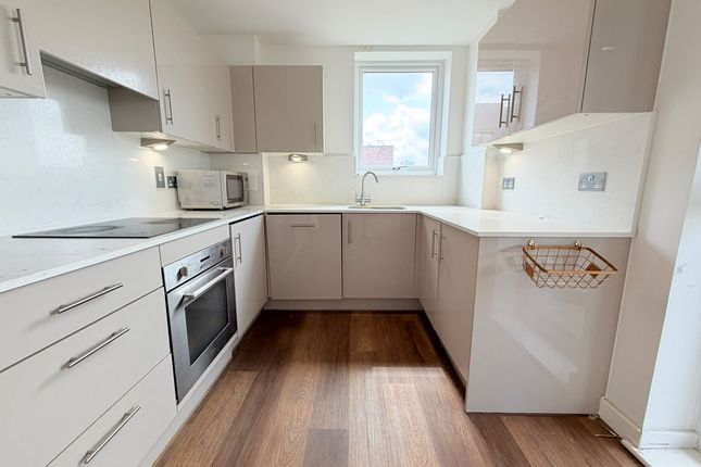Flat Flat 25, Yashin House, Matthews Close, Wembley photo 3