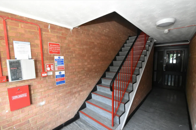 Elmore Close, Wembley photo 5