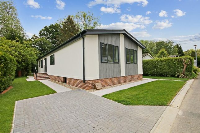 2-bed caravan on 16 , Kingfisher Lane, Turners Hill, £374,000