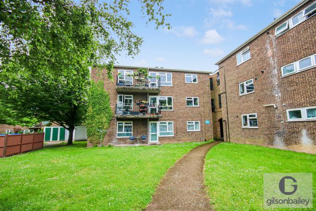 Thumbnail Flat for sale in Dolphin Grove, Norwich