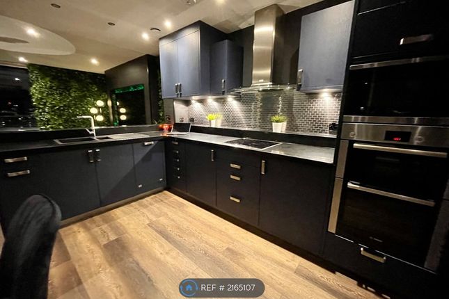 Flat, Albion Street, Leeds photo 5
